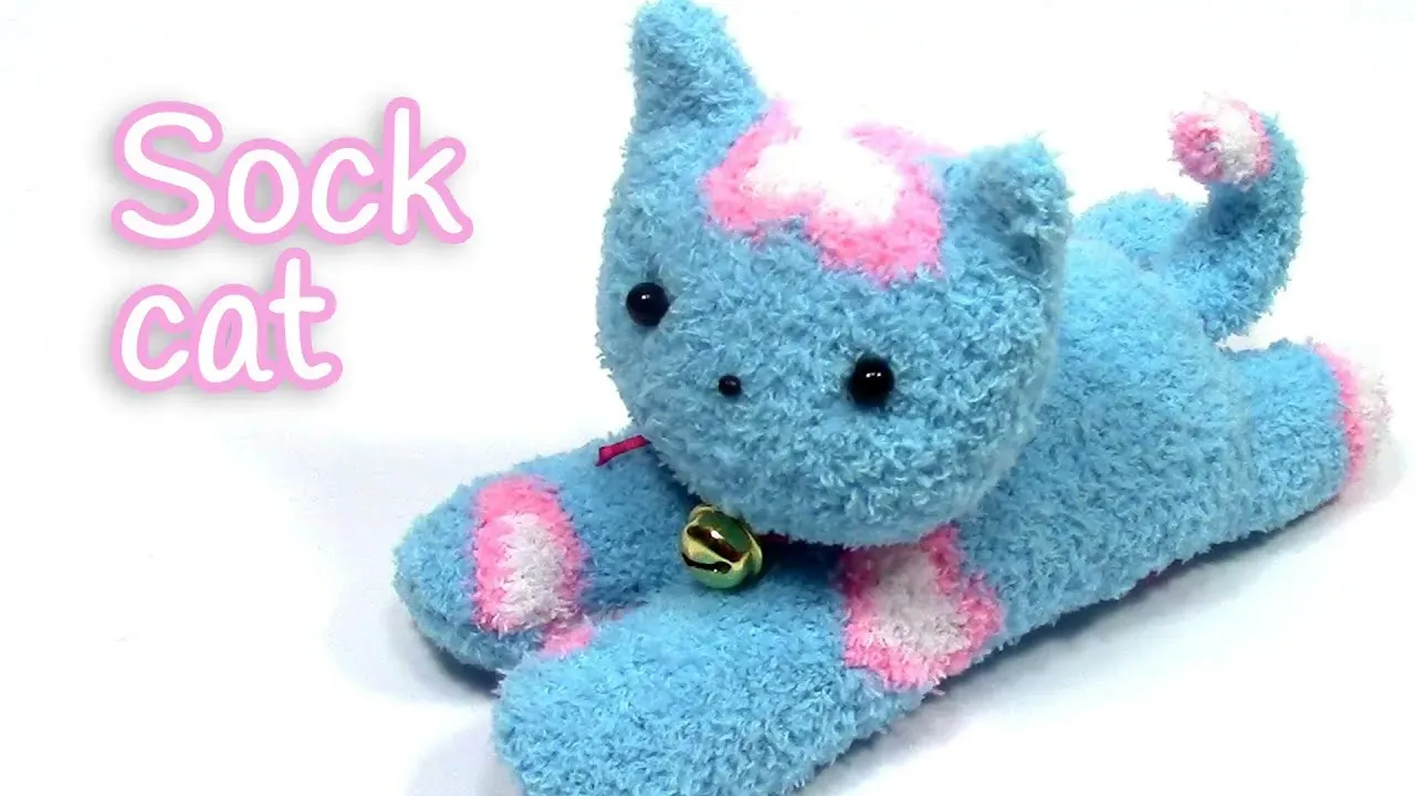 Simple Homemade Cat Toys from Socks: Fun DIY Ideas
